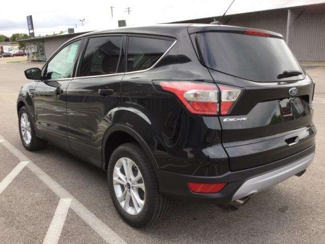 2017 Ford Escape SE 4dr SUV
